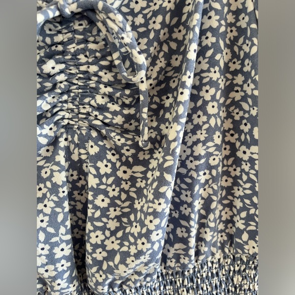 Hostess Pick 💥🥳 I.N. San Francisco Blue Floral Top - Picture 6 of 9